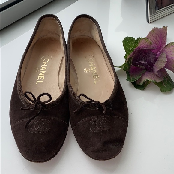 CHANEL Shoes - Chanel brown suede flats